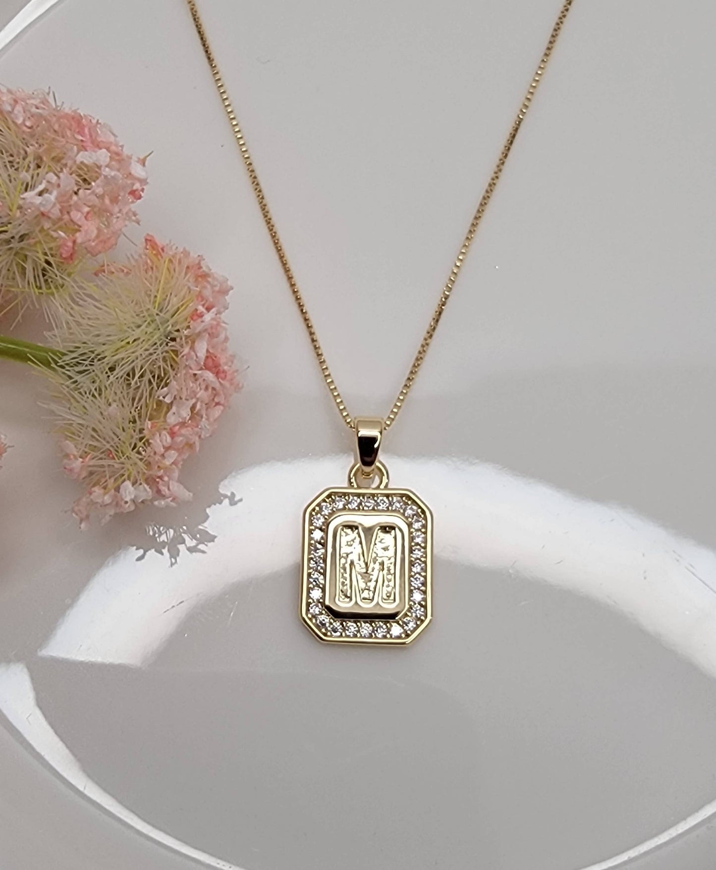 INITIAL PENDANT NECKLACE.