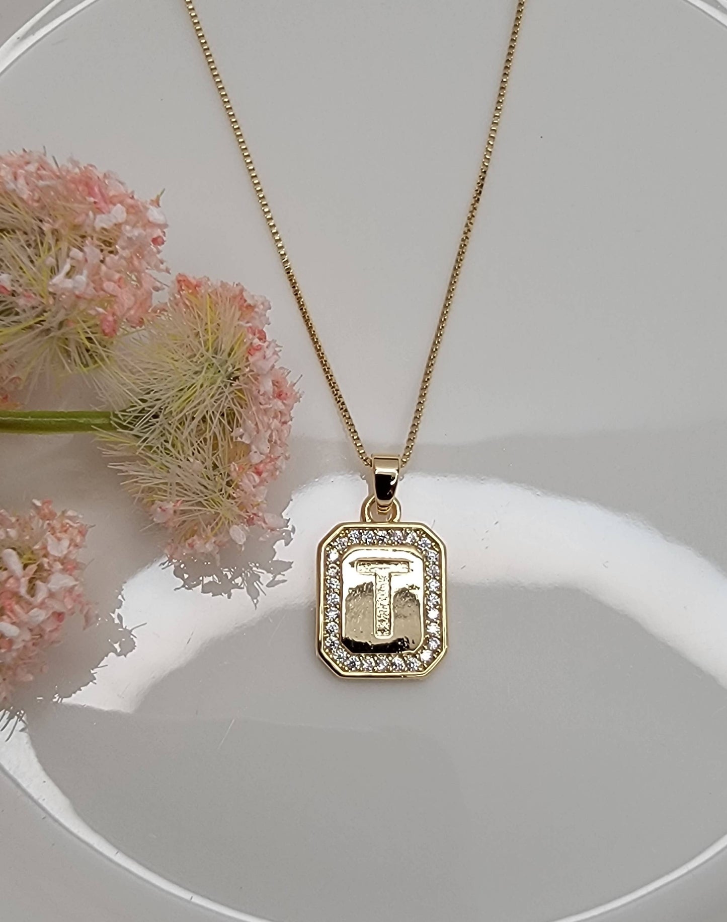 INITIAL PENDANT NECKLACE.