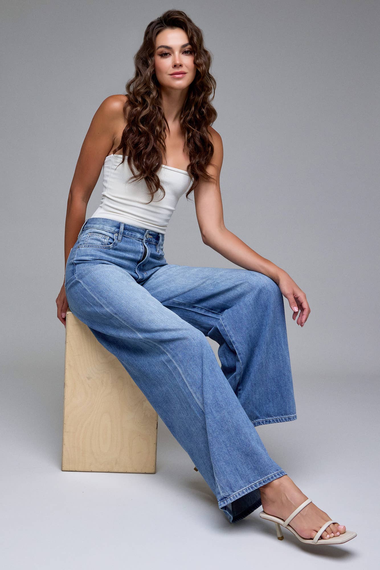 Medium Wash Clean Super Soft 33" Inseam Wide leg