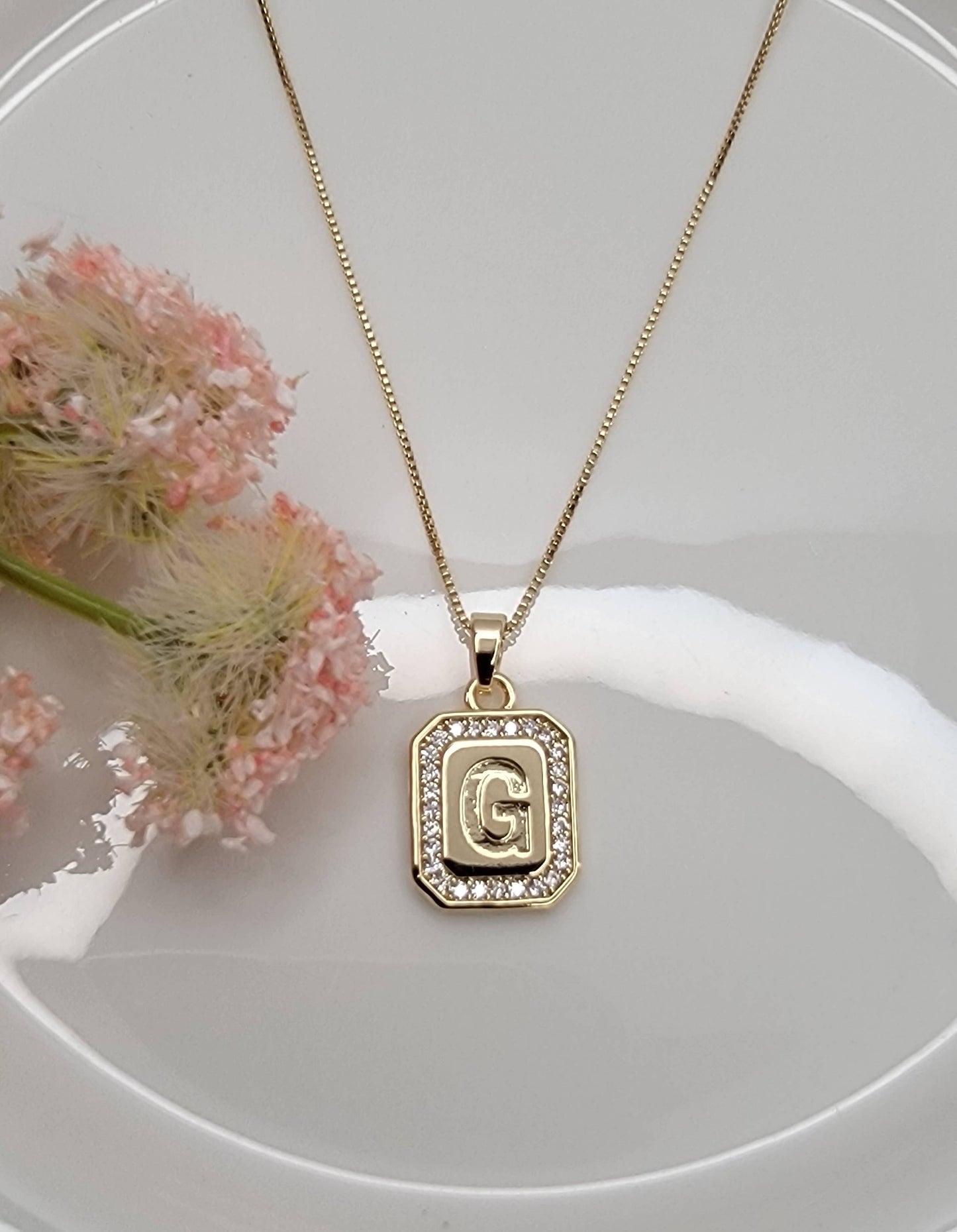 INITIAL PENDANT NECKLACE.