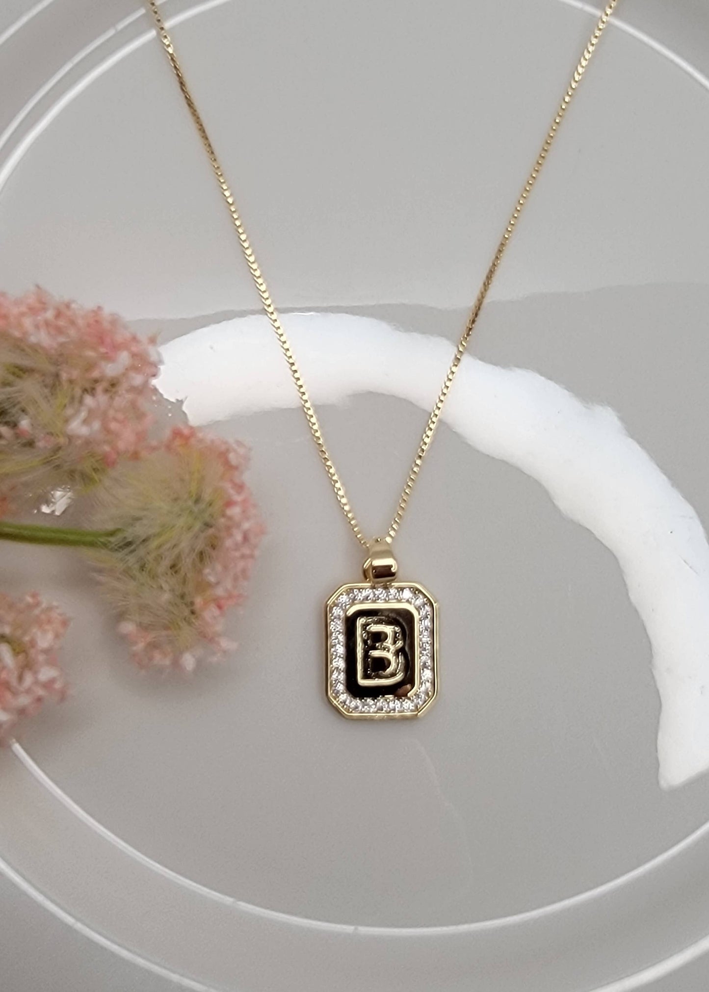 INITIAL PENDANT NECKLACE.