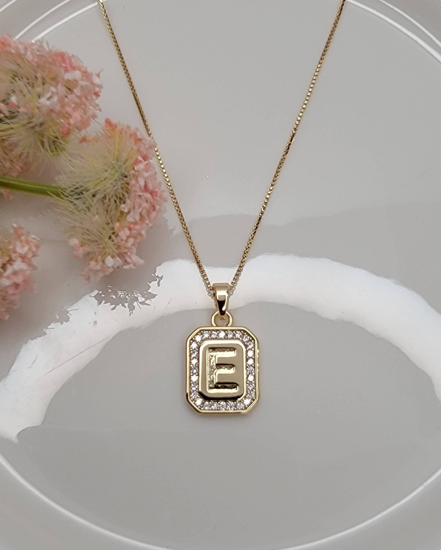 INITIAL PENDANT NECKLACE.