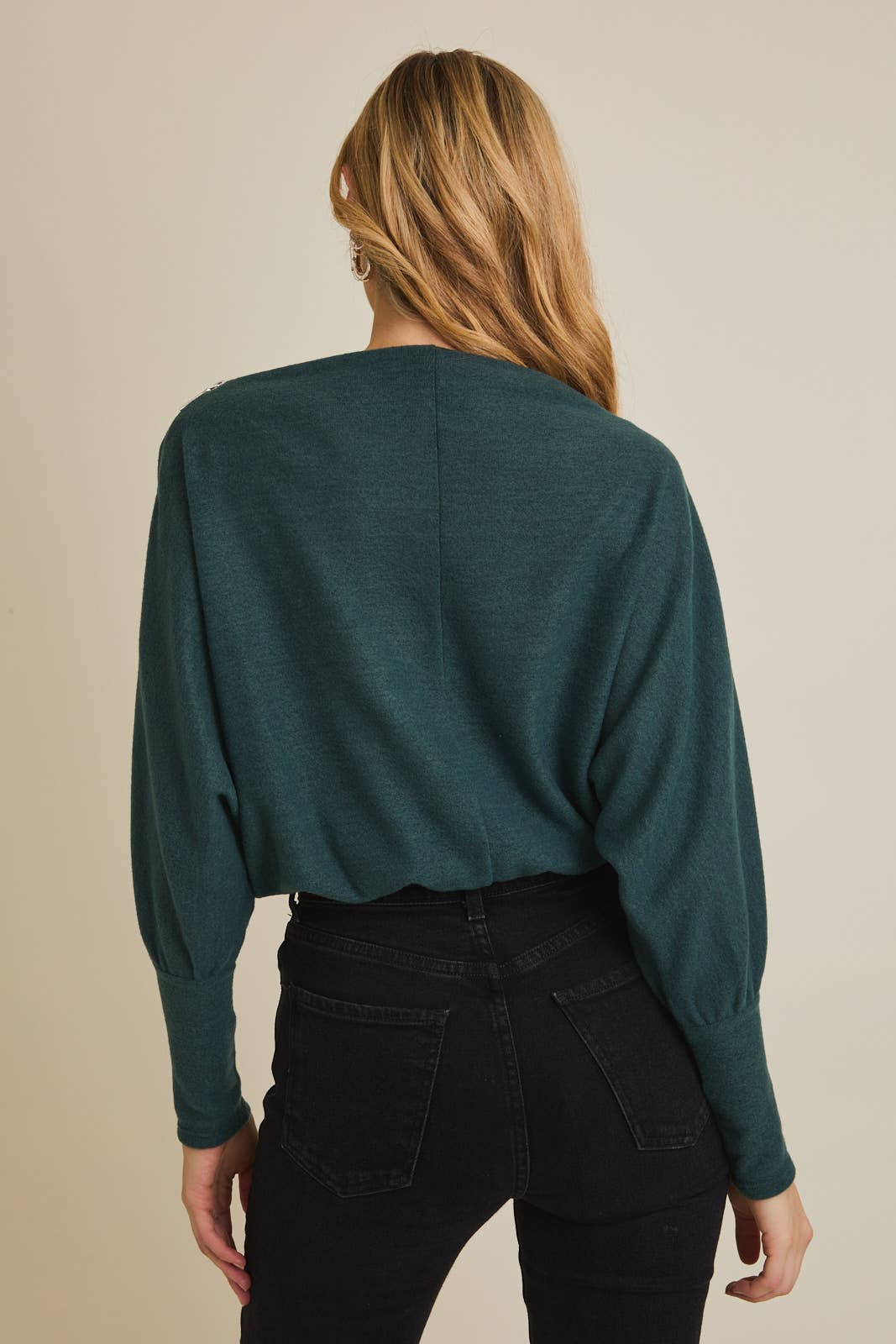 LONG SLEEVE BOAT NECK SHOULDER ZIPPER TOP