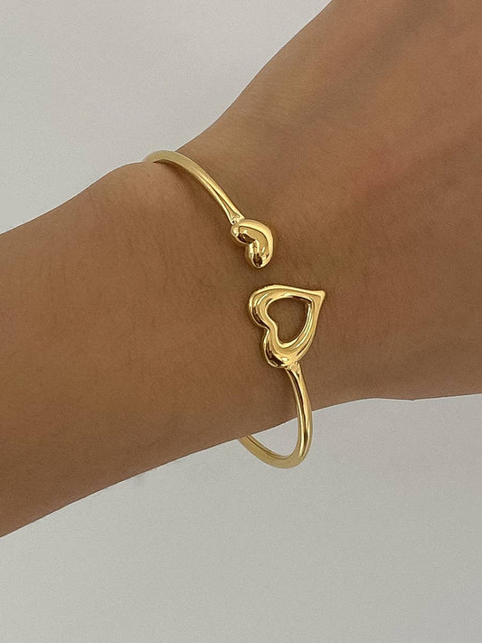 Helen 18K Gold Non-Tarnish Heart Bangle