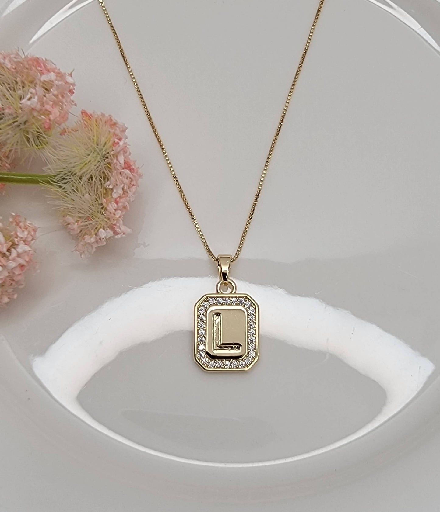 INITIAL PENDANT NECKLACE.