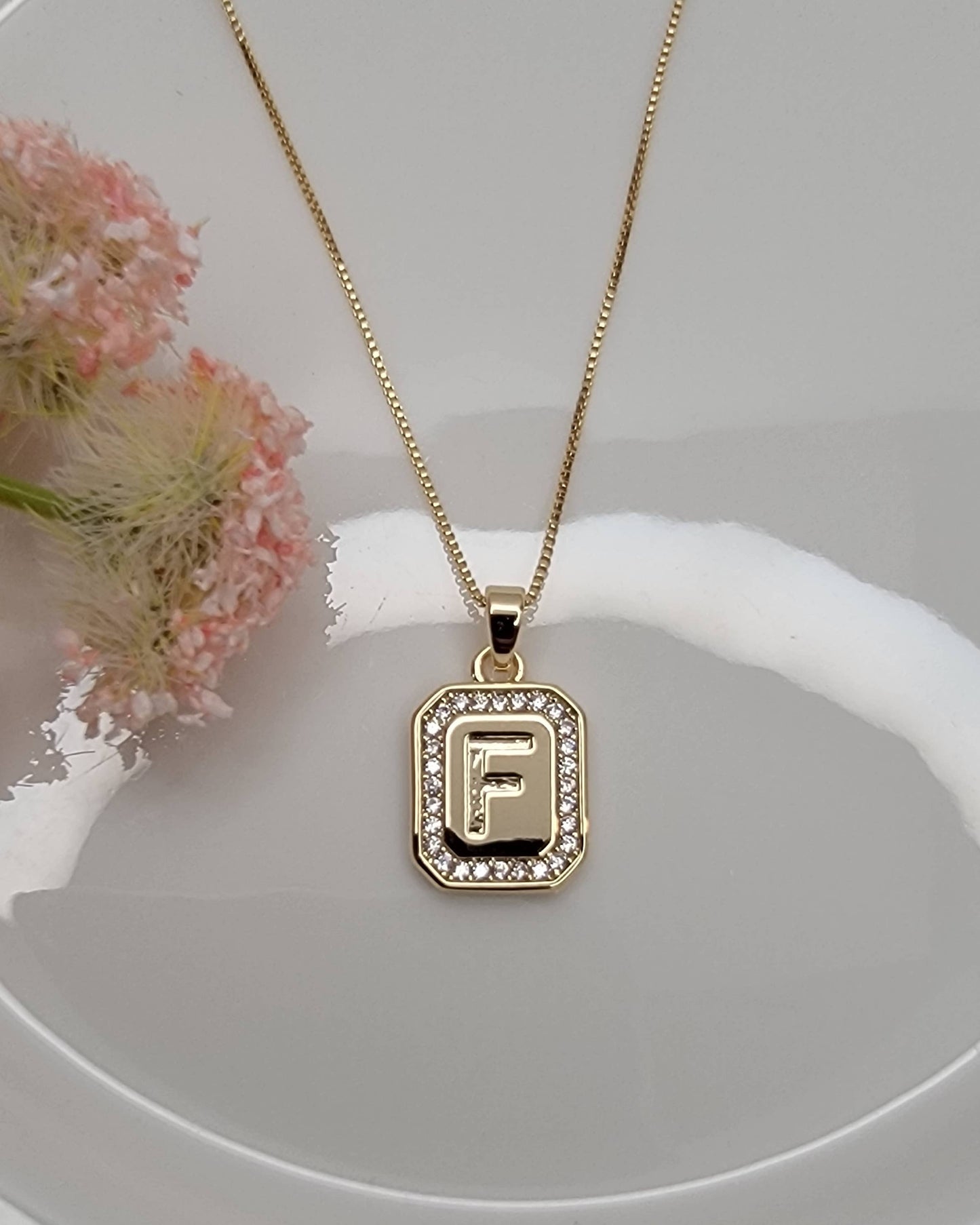 INITIAL PENDANT NECKLACE.